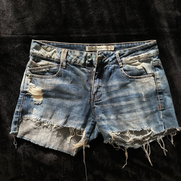 Short Zara Trafaluc En Jean Vieilli Taille 6 – Coupé Décontracté Pour L’été
